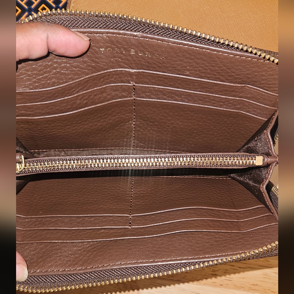 Tory Burch Chocalate Brown And Tan Zip Wallets (Choose Your Wallet) - Picture 5 of 10